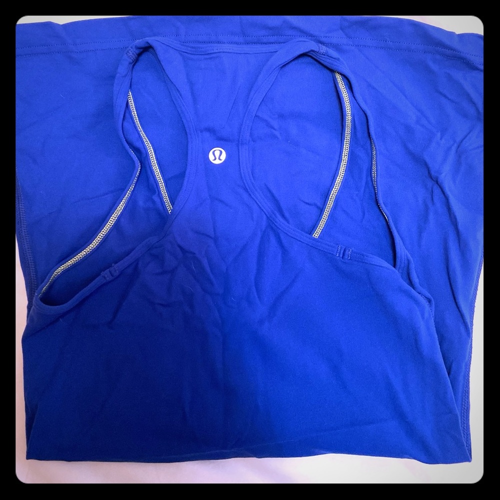 Lululemon tank top 💙
